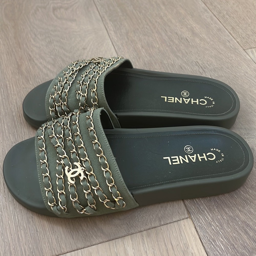 Chanel slides - Picture 3 of 5